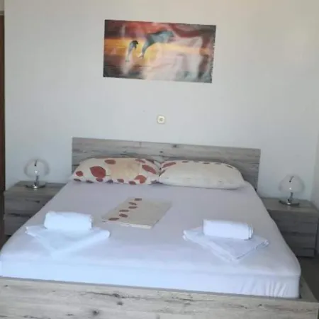 One-bedroom With Terace With Sea View *