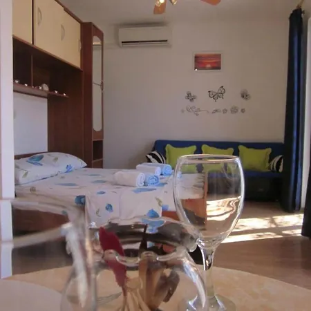 One-bedroom With Terace With Sea View Lägenhet Hvar Town