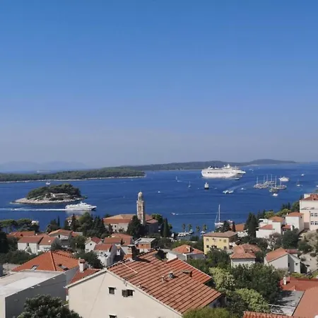Appartement One-bedroom With Terace With Sea View *
